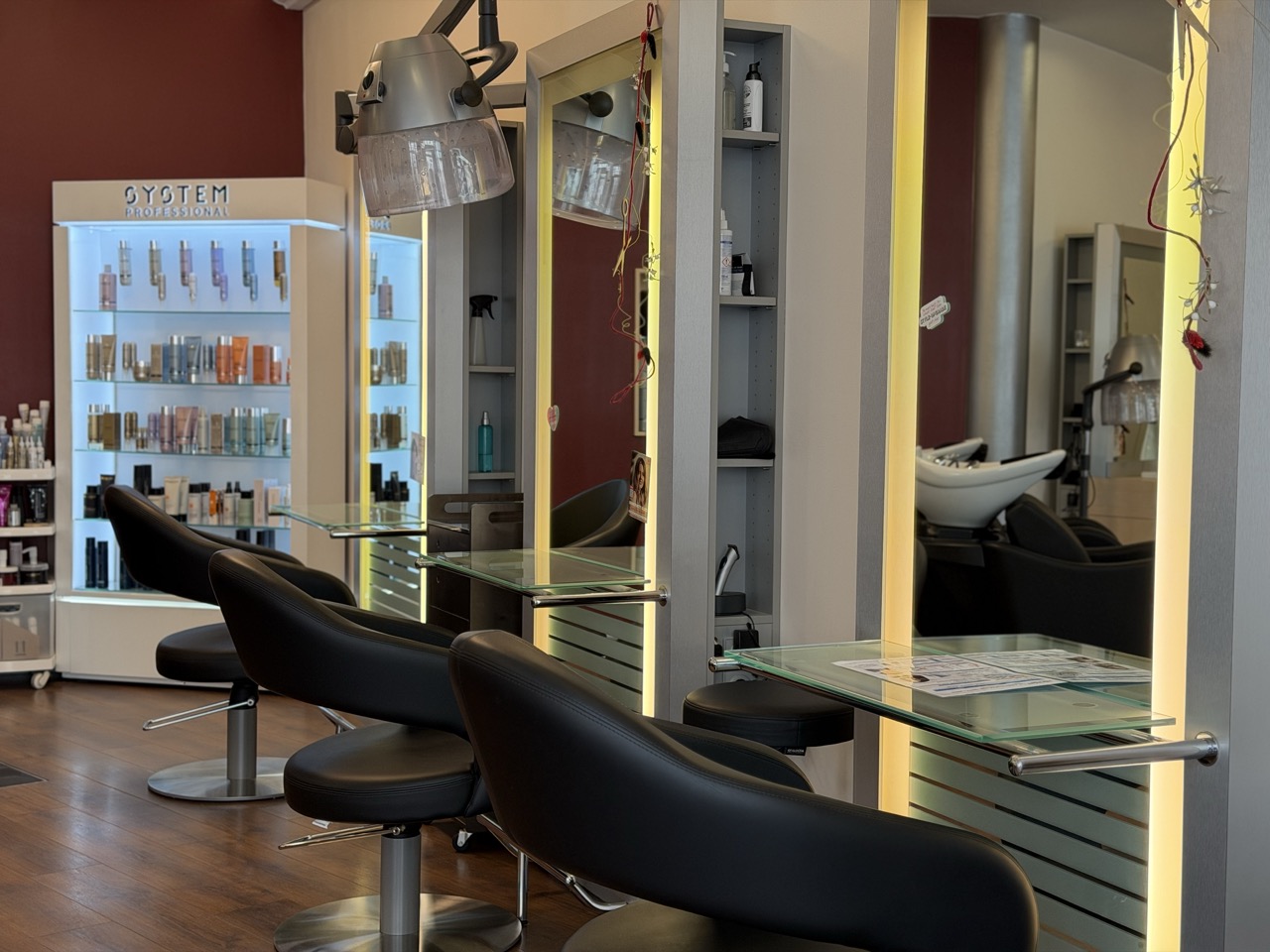 Salon Kopfsache – Styling-Stühle